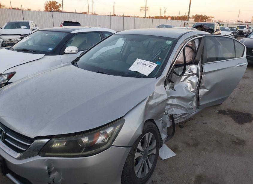 Photo 2 of 2013 Honda Accord LX (VIN 1HGCR2F35DA113671)