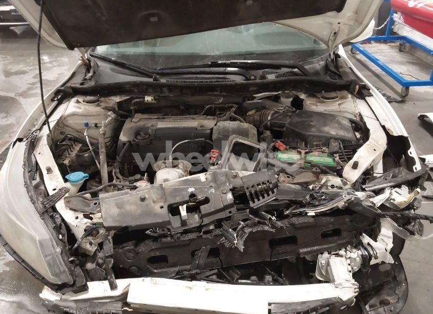 Photo 10 of 2013 Honda Accord LX (VIN 1HGCR2F35DA152843)