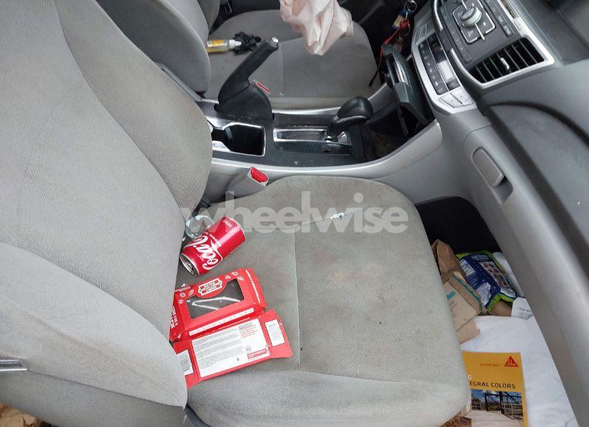 Photo 5 of 2013 Honda Accord LX (VIN 1HGCR2F35DA187849)