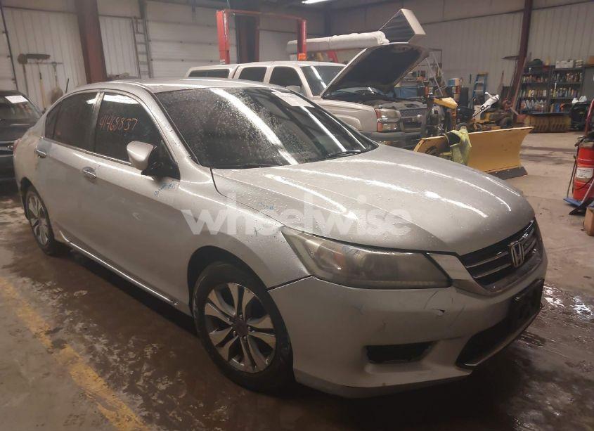 2013 Honda Accord LX (VIN 1HGCR2F35DA224995) main photo