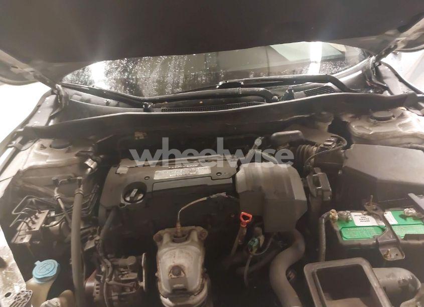 Photo 10 of 2013 Honda Accord LX (VIN 1HGCR2F35DA224995)