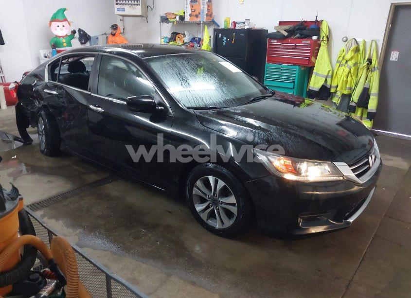 2013 Honda Accord LX (VIN 1HGCR2F35DA270469) main photo