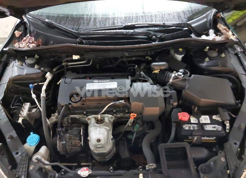 Photo 10 of 2013 Honda Accord LX (VIN 1HGCR2F35DA270469)