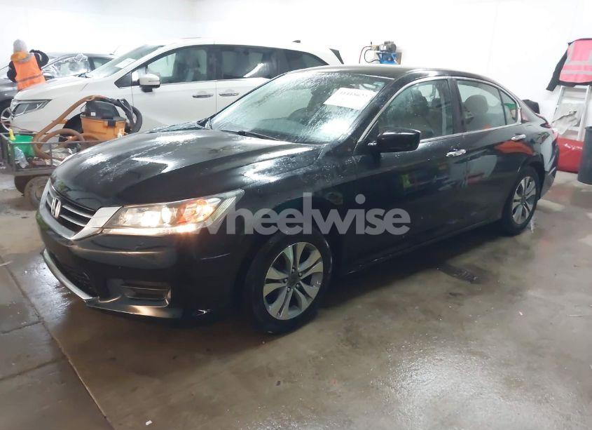 Photo 2 of 2013 Honda Accord LX (VIN 1HGCR2F35DA270469)