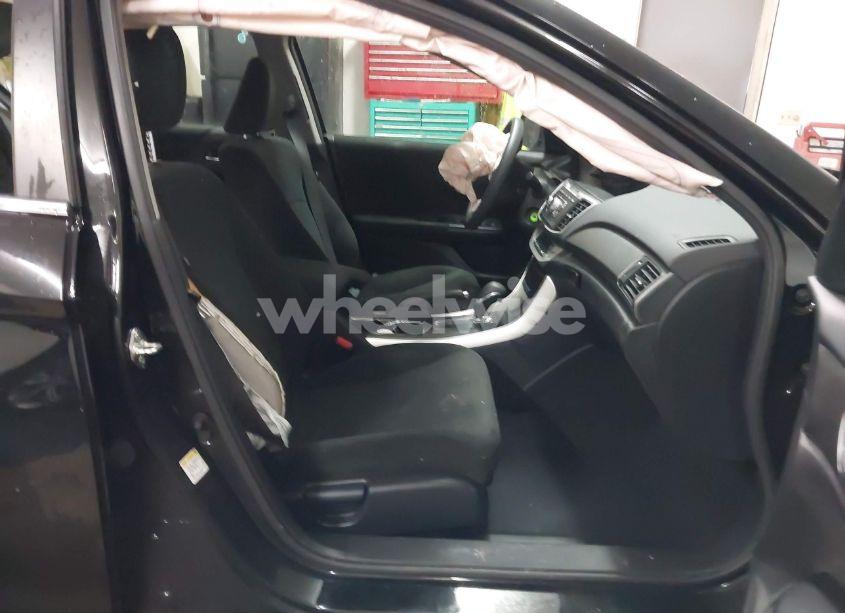 Photo 5 of 2013 Honda Accord LX (VIN 1HGCR2F35DA270469)