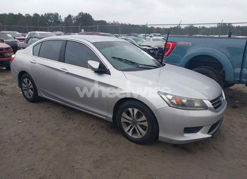 2015 Honda Accord LX (VIN 1HGCR2F35FA003710) main photo