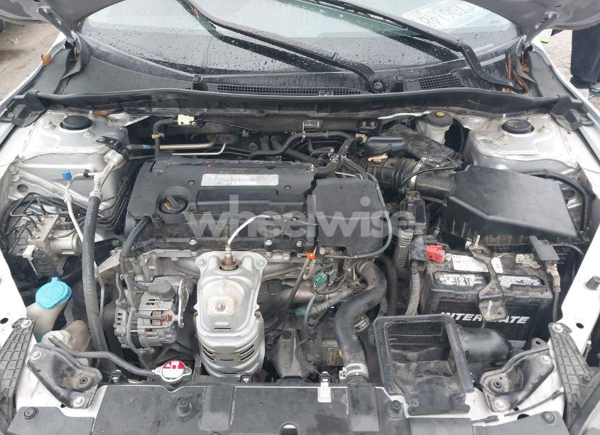 Photo 10 of 2015 Honda Accord LX (VIN 1HGCR2F35FA003710)