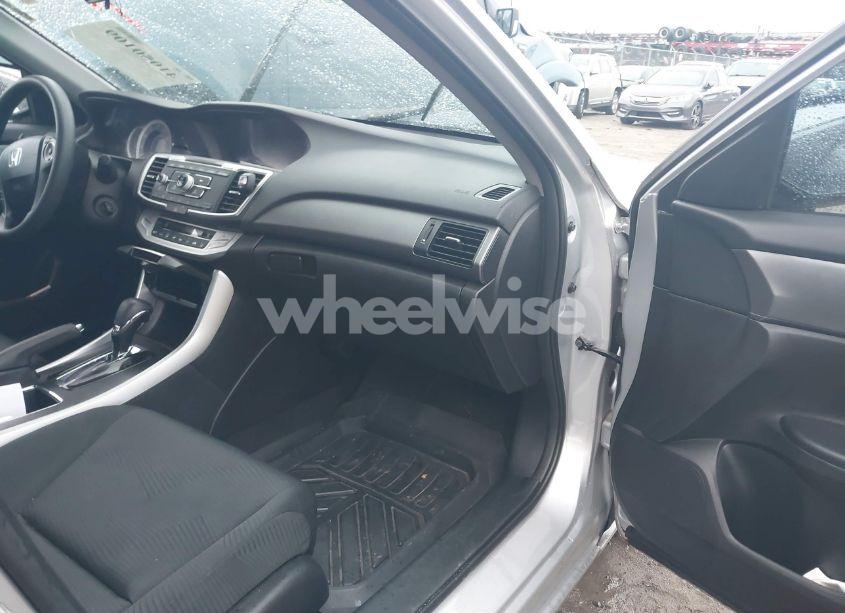 Photo 5 of 2015 Honda Accord LX (VIN 1HGCR2F35FA003710)