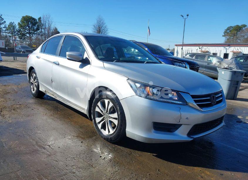 2015 Honda Accord LX (VIN 1HGCR2F35FA028512) main photo