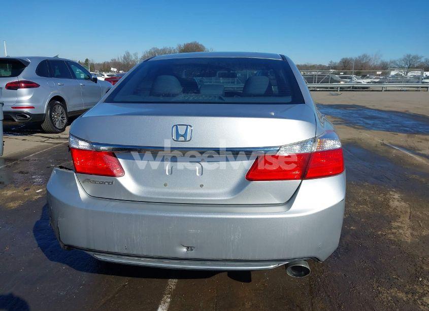 Photo 16 of 2015 Honda Accord LX (VIN 1HGCR2F35FA028512)