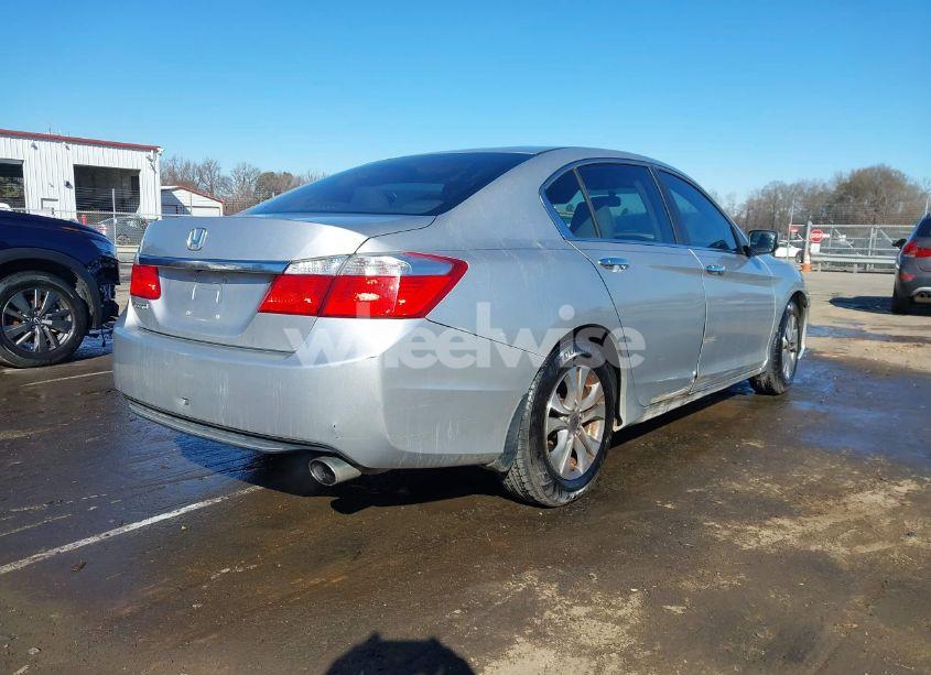 Photo 4 of 2015 Honda Accord LX (VIN 1HGCR2F35FA028512)