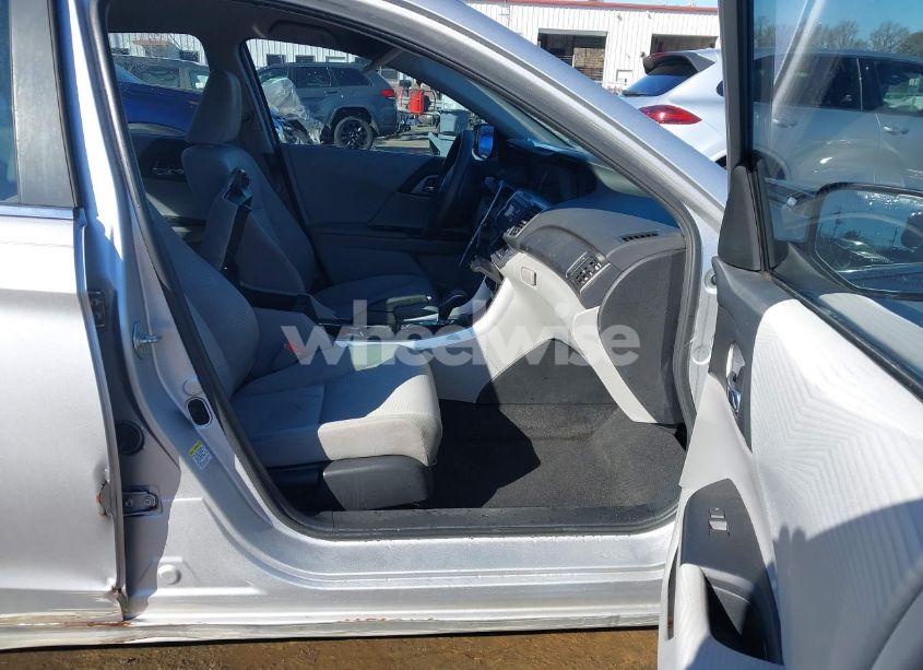 Photo 5 of 2015 Honda Accord LX (VIN 1HGCR2F35FA028512)