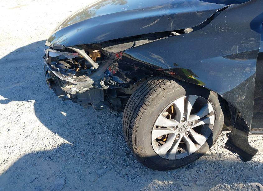 Photo 18 of 2015 Honda Accord LX (VIN 1HGCR2F35FA071389)