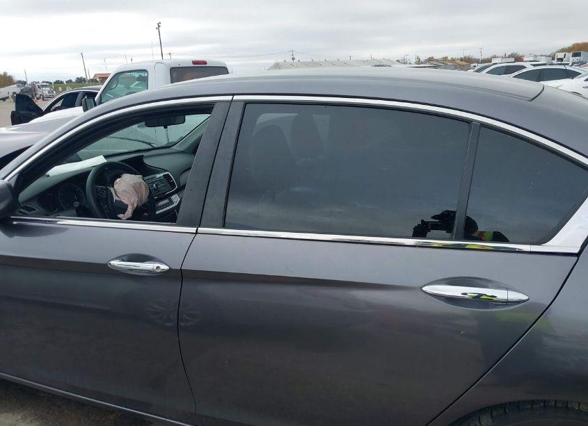 Photo 13 of 2015 Honda Accord LX (VIN 1HGCR2F35FA141733)