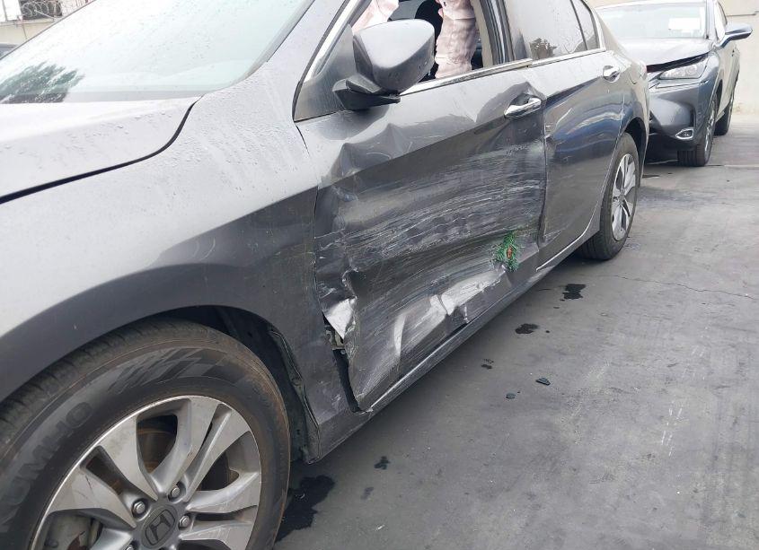 Photo 18 of 2015 Honda Accord LX (VIN 1HGCR2F35FA149962)