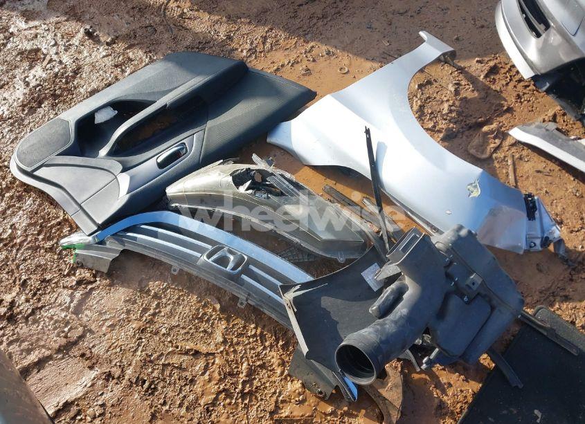 Photo 12 of 2015 Honda Accord LX (VIN 1HGCR2F35FA187403)