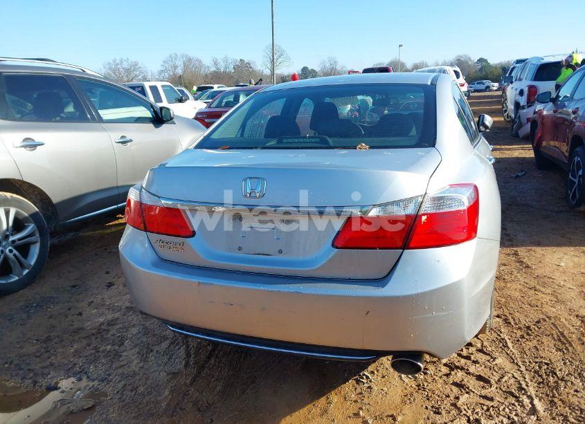 Photo 17 of 2015 Honda Accord LX (VIN 1HGCR2F35FA187403)