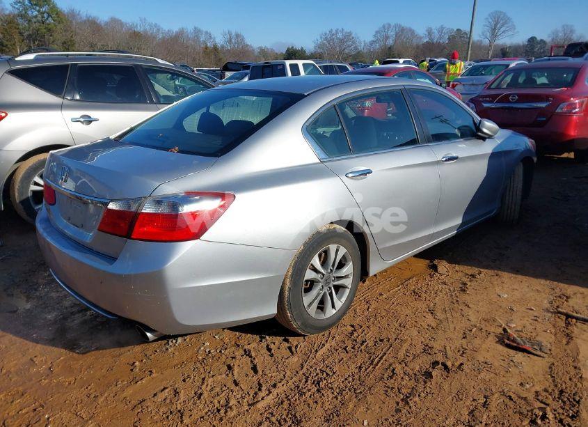 Photo 4 of 2015 Honda Accord LX (VIN 1HGCR2F35FA187403)