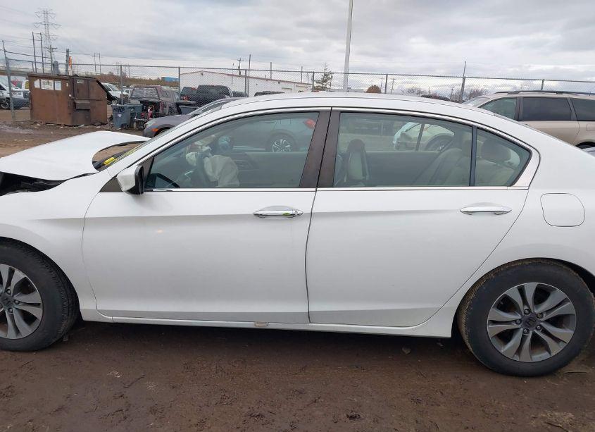 Photo 13 of 2015 Honda Accord LX (VIN 1HGCR2F35FA216415)