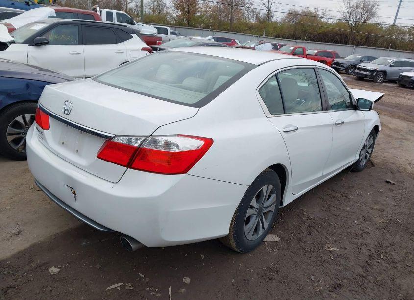 Photo 4 of 2015 Honda Accord LX (VIN 1HGCR2F35FA216415)