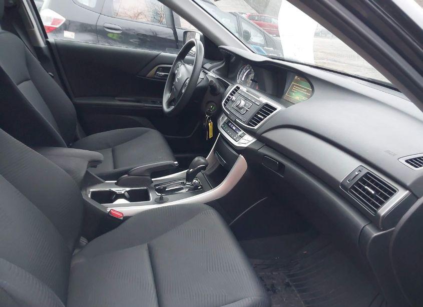 Photo 5 of 2015 Honda Accord LX (VIN 1HGCR2F35FA223400)