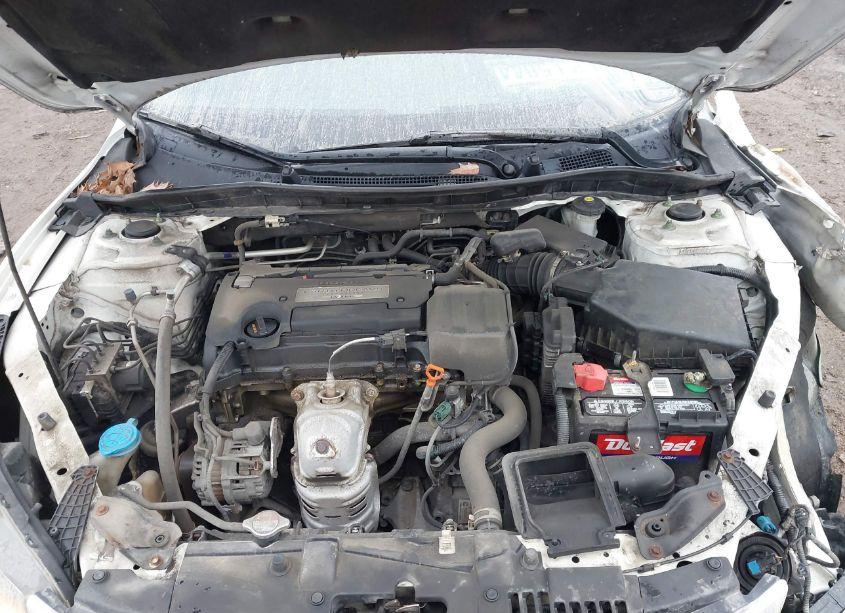 Photo 10 of 2015 Honda Accord LX (VIN 1HGCR2F35FA225762)