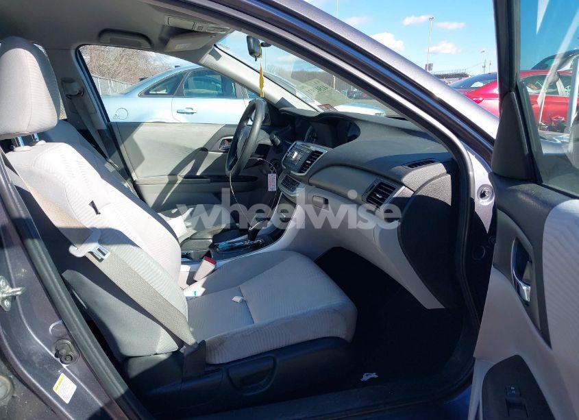 Photo 5 of 2015 Honda Accord LX (VIN 1HGCR2F35FA240584)