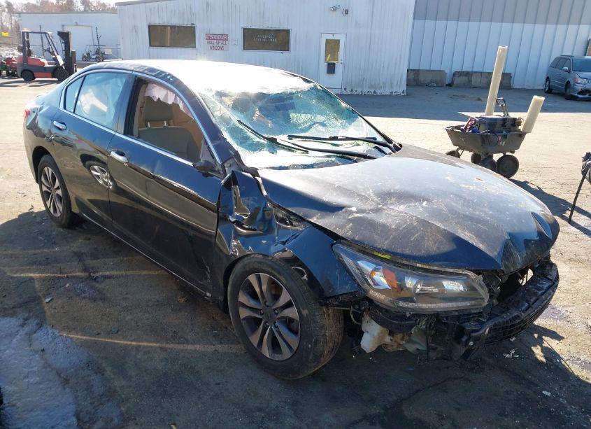 2015 Honda Accord LX (VIN 1HGCR2F35FA257790) main photo