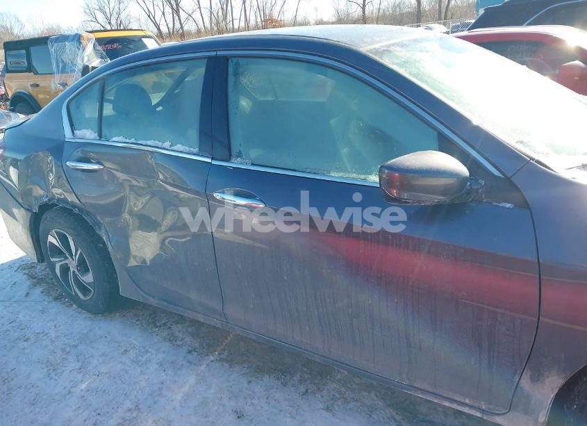 Photo 13 of 2016 Honda Accord LX (VIN 1HGCR2F35GA114596)