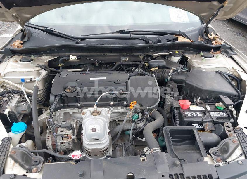 Photo 10 of 2016 Honda Accord LX (VIN 1HGCR2F35GA121936)