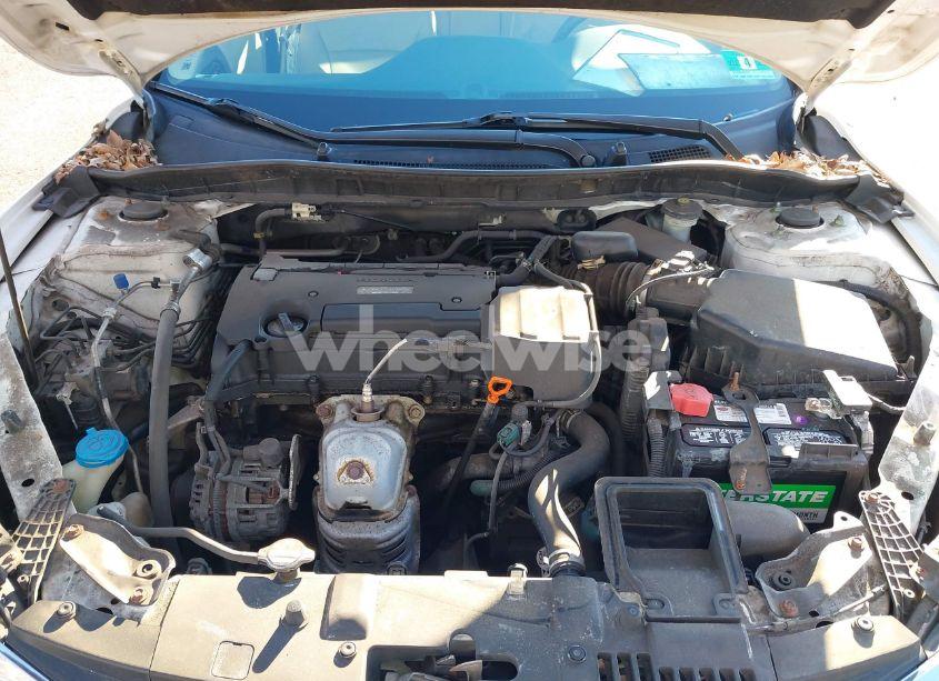 Photo 10 of 2016 Honda Accord LX (VIN 1HGCR2F35GA139305)