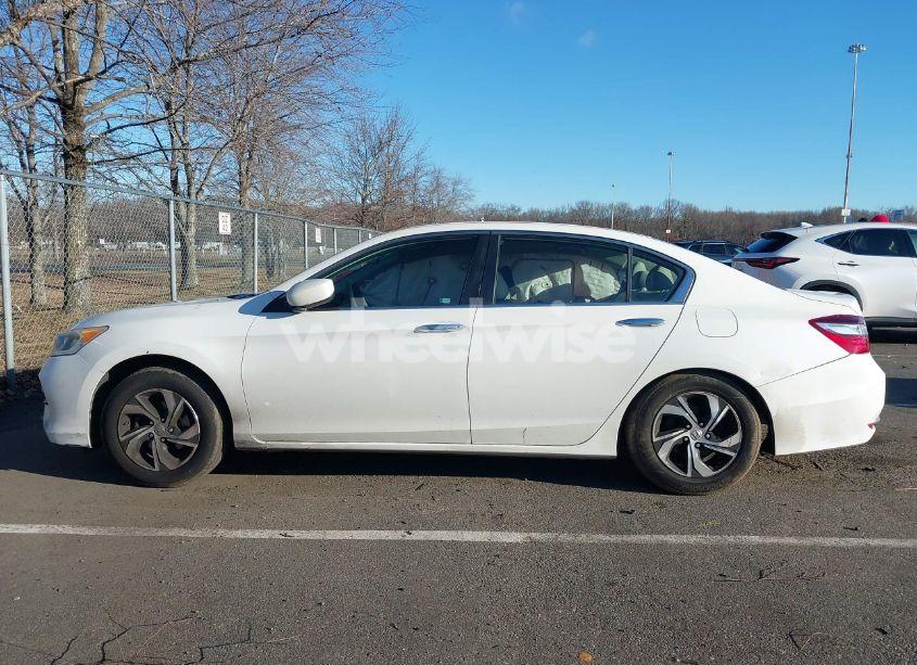 Photo 14 of 2016 Honda Accord LX (VIN 1HGCR2F35GA139305)