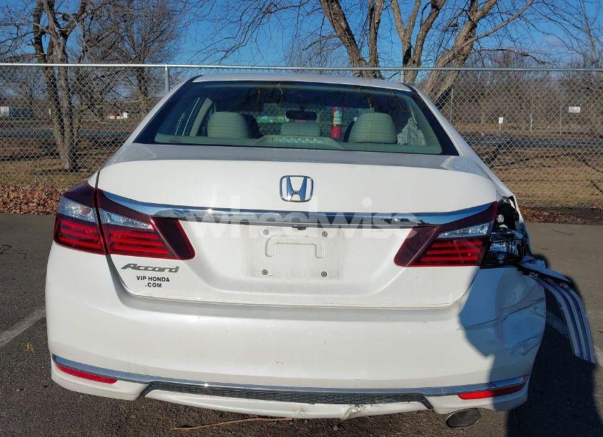 Photo 16 of 2016 Honda Accord LX (VIN 1HGCR2F35GA139305)