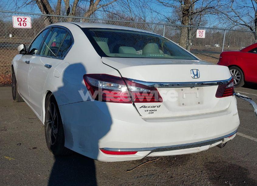 Photo 3 of 2016 Honda Accord LX (VIN 1HGCR2F35GA139305)