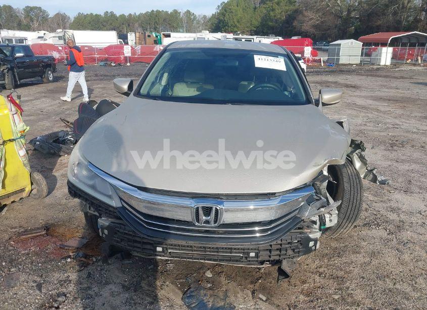 Photo 13 of 2016 Honda Accord LX (VIN 1HGCR2F35GA147016)