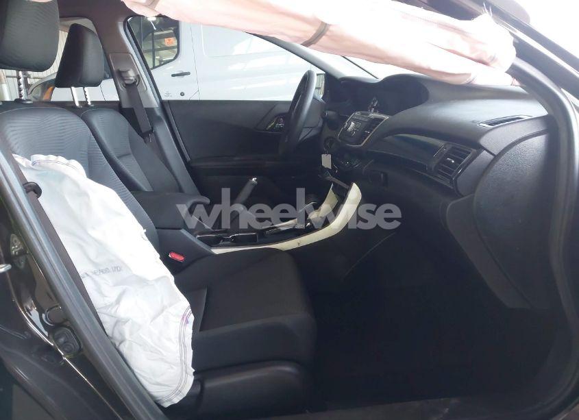 Photo 5 of 2016 Honda Accord LX (VIN 1HGCR2F35GA197883)