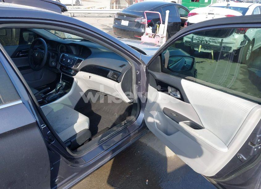 Photo 5 of 2016 Honda Accord LX (VIN 1HGCR2F35GA205447)