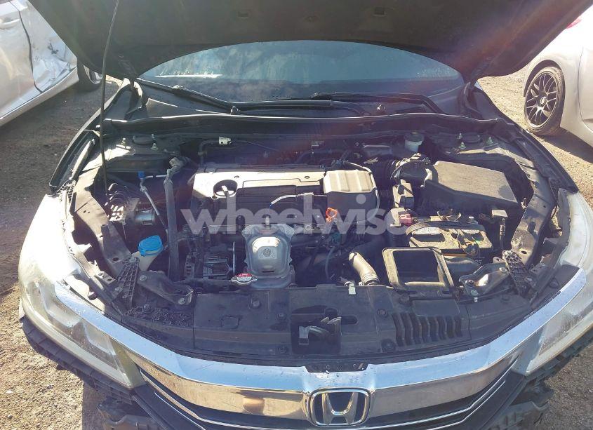Photo 10 of 2017 Honda Accord LX (VIN 1HGCR2F35HA041988)