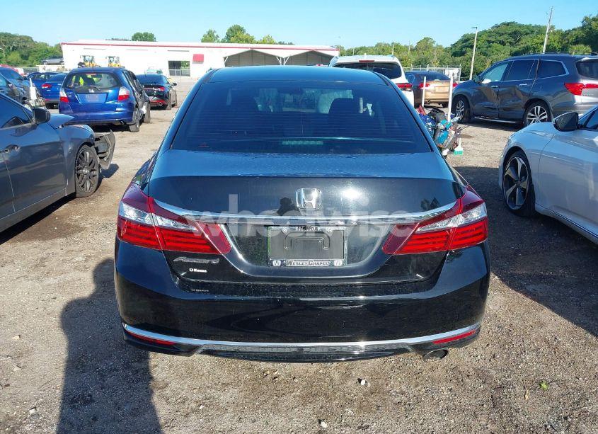 Photo 17 of 2017 Honda Accord LX (VIN 1HGCR2F35HA041988)