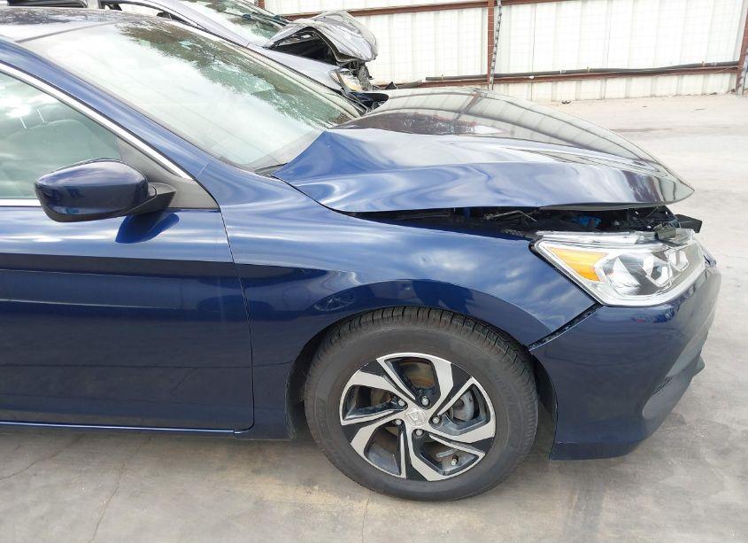 Photo 18 of 2017 Honda Accord LX (VIN 1HGCR2F35HA066700)