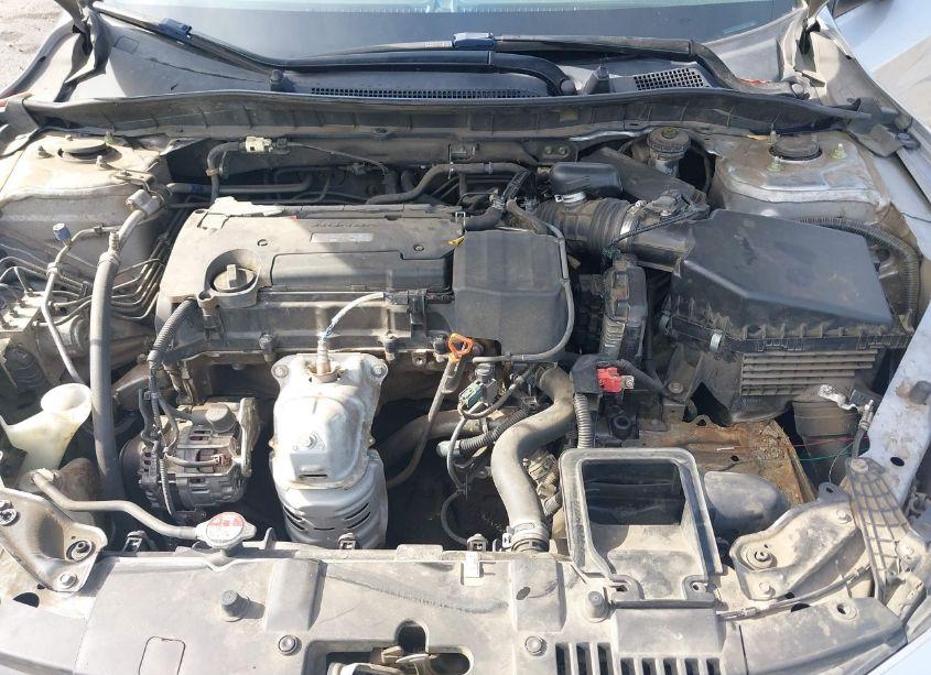 Photo 10 of 2017 Honda Accord LX (VIN 1HGCR2F35HA076711)