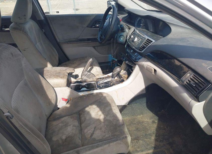 Photo 5 of 2017 Honda Accord LX (VIN 1HGCR2F35HA076711)