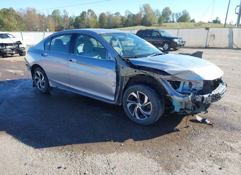 2017 Honda Accord LX (VIN 1HGCR2F35HA077583) main photo