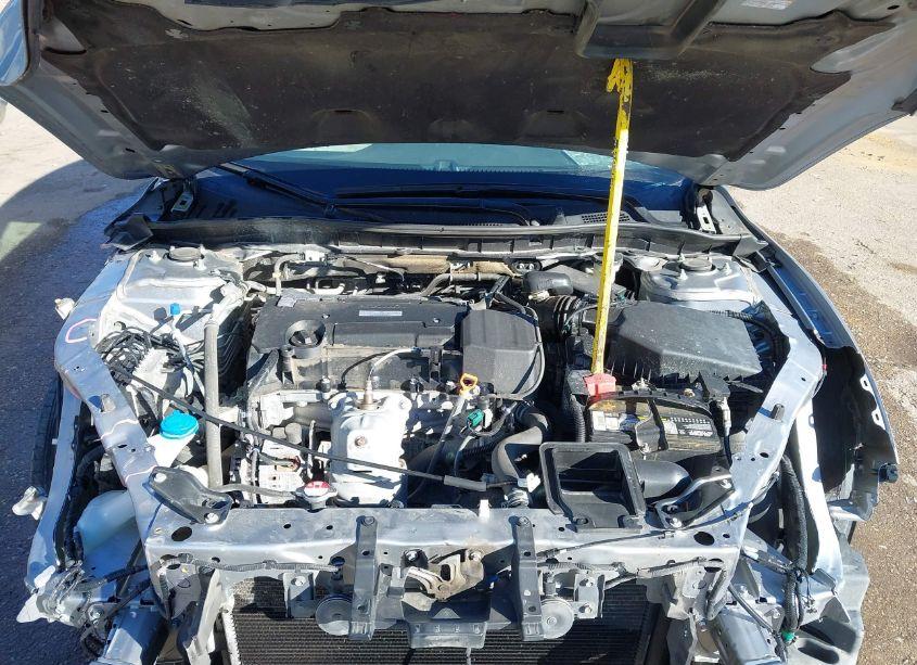 Photo 10 of 2017 Honda Accord LX (VIN 1HGCR2F35HA077583)