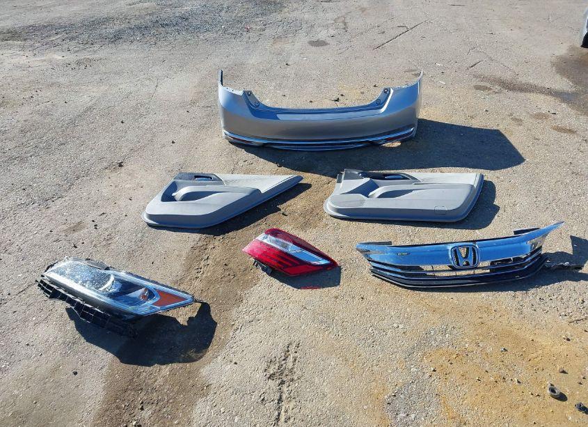 Photo 12 of 2017 Honda Accord LX (VIN 1HGCR2F35HA077583)