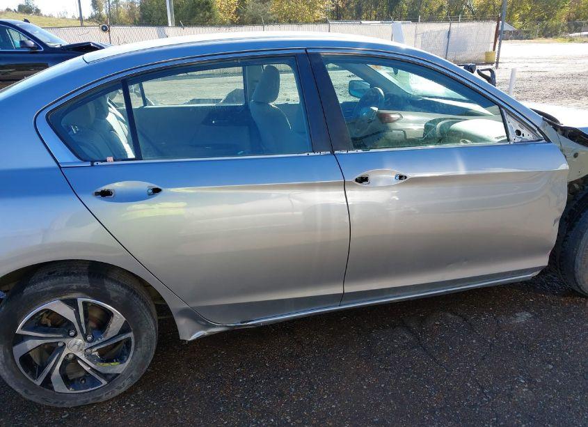 Photo 20 of 2017 Honda Accord LX (VIN 1HGCR2F35HA077583)