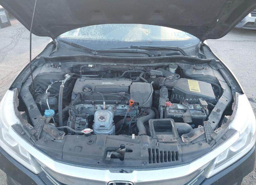 Photo 10 of 2017 Honda Accord LX (VIN 1HGCR2F35HA080466)