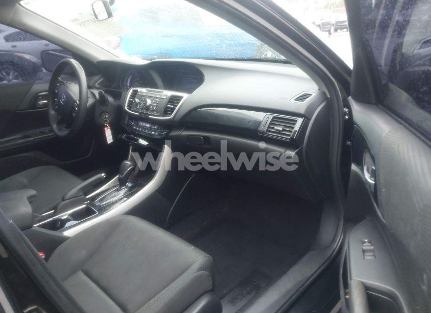 Photo 5 of 2017 Honda Accord LX (VIN 1HGCR2F35HA106063)