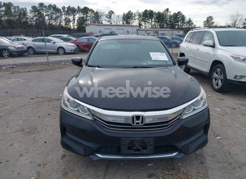 Photo 12 of 2017 Honda Accord LX (VIN 1HGCR2F35HA159734)