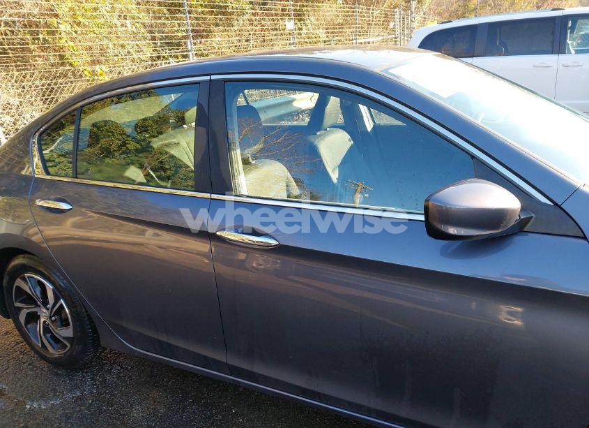 Photo 13 of 2017 Honda Accord LX (VIN 1HGCR2F35HA177277)